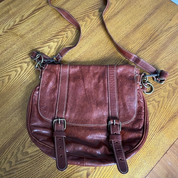 crossbody bags canada